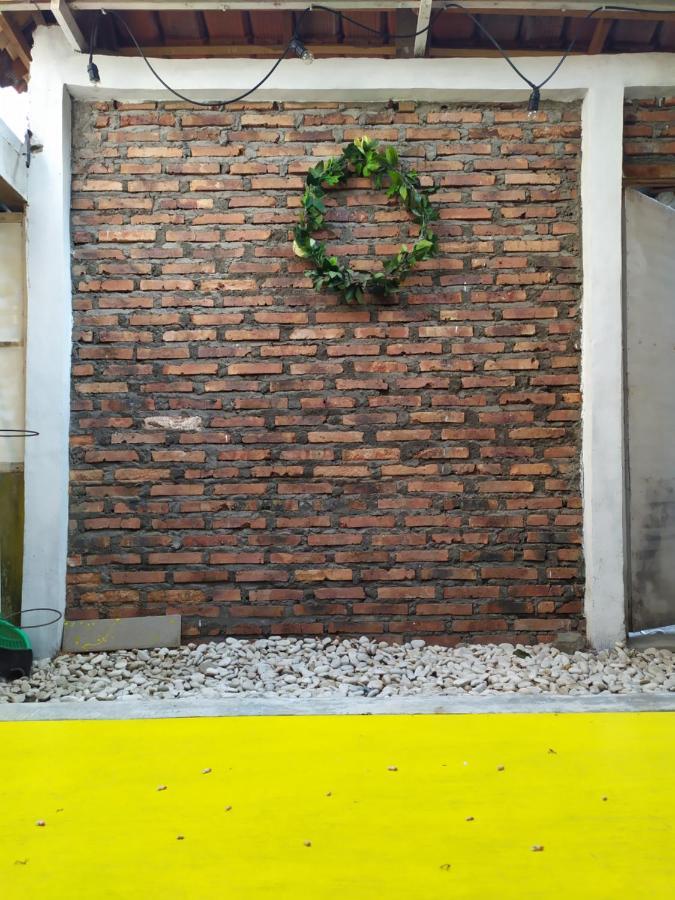 Rumah Teman Backpacker Semarang Exterior foto